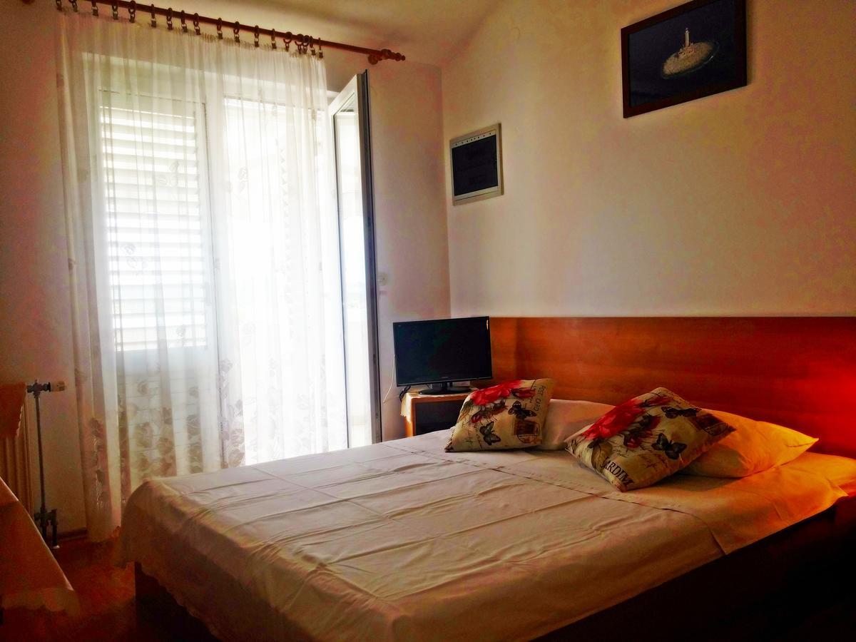 Apartments Eugen Pedisic Turanj Luaran gambar