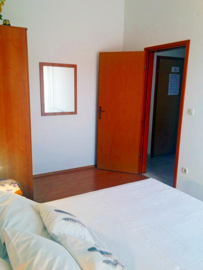 Apartments Eugen Pedisic Turanj Luaran gambar